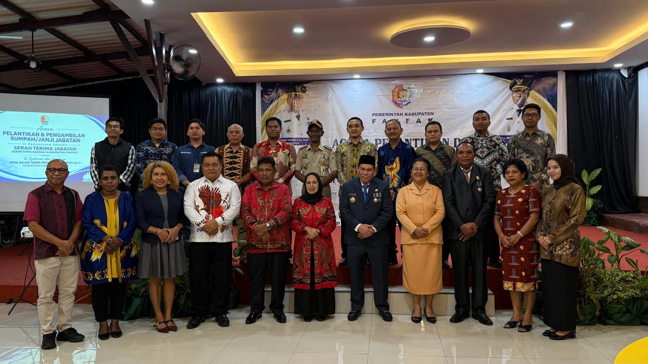 Plh Kepala KSOP Kelas IV Fakfak Hadiri Pelantikan dan Serah Terima Jabatan Penjabat Sekretaris Daerah Kabupaten Fakfak